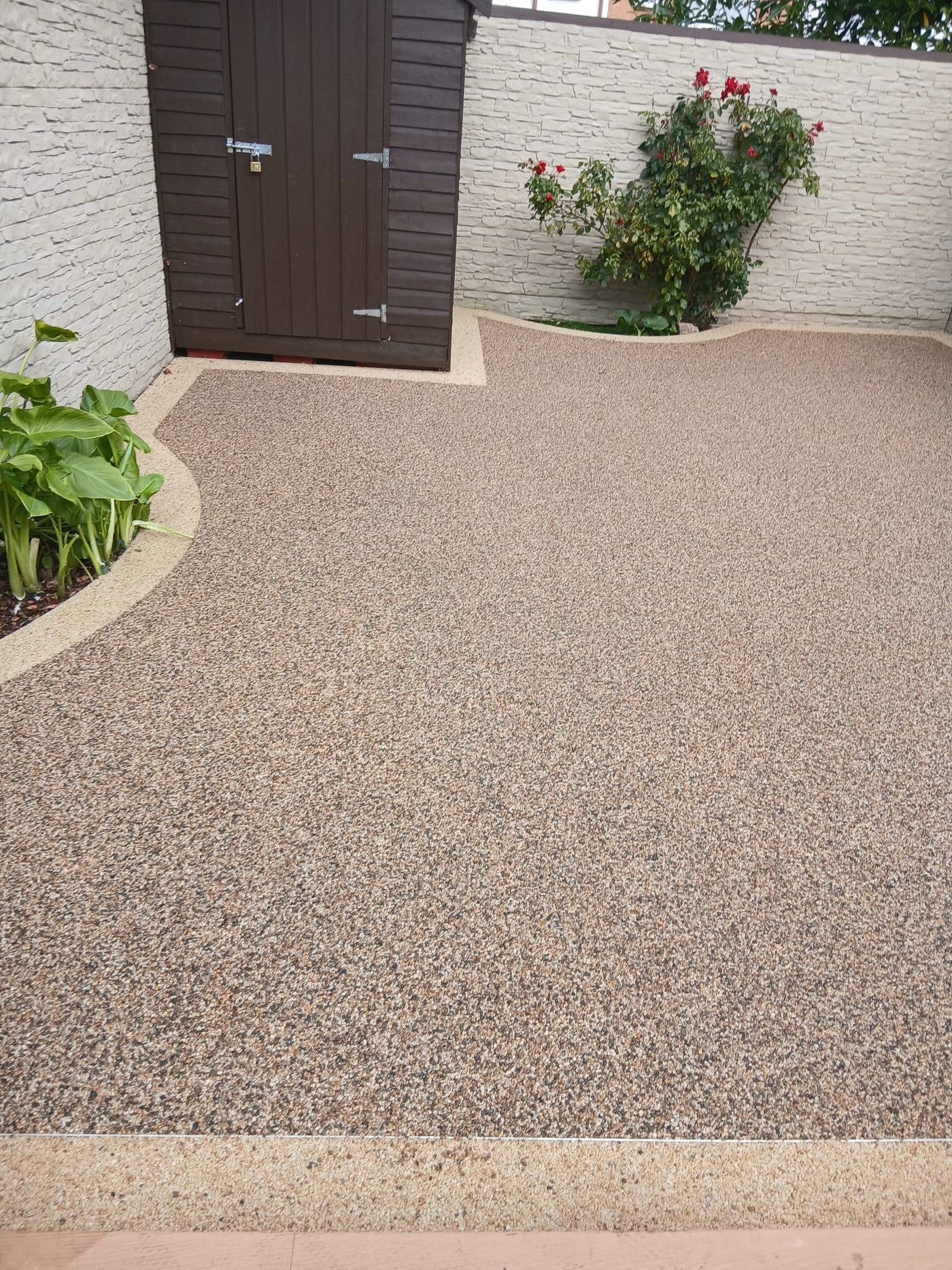 Cappuccino resin with Meadow border, Finglas