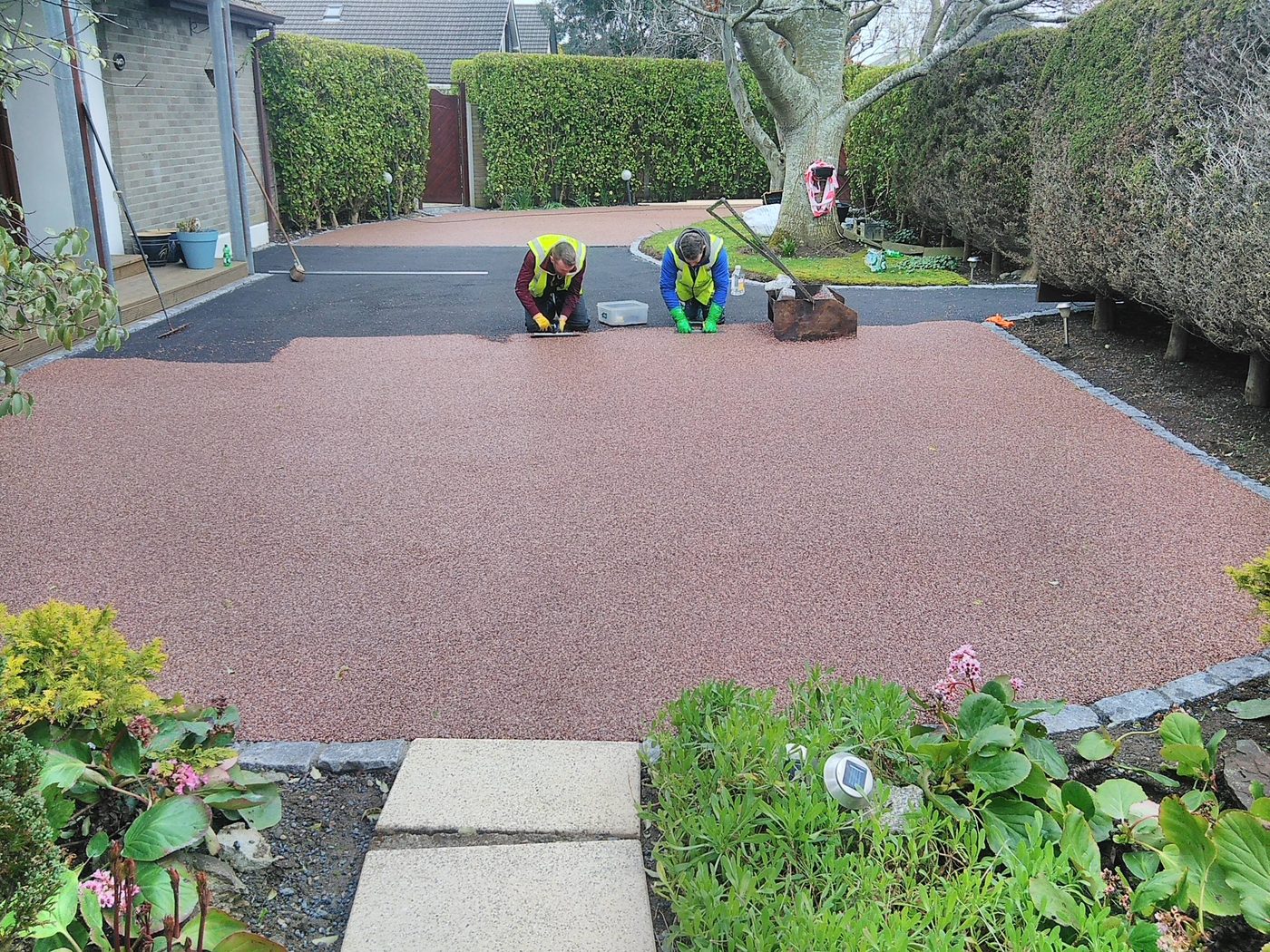 Pink granite blend resin driveway, Malahide